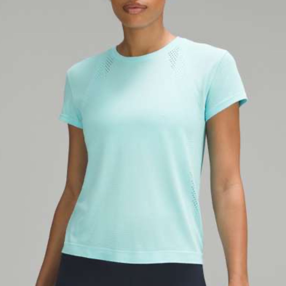 Lululemon Train to Be Short-Sleeve Shirt - Size 6 - Cyan Blue